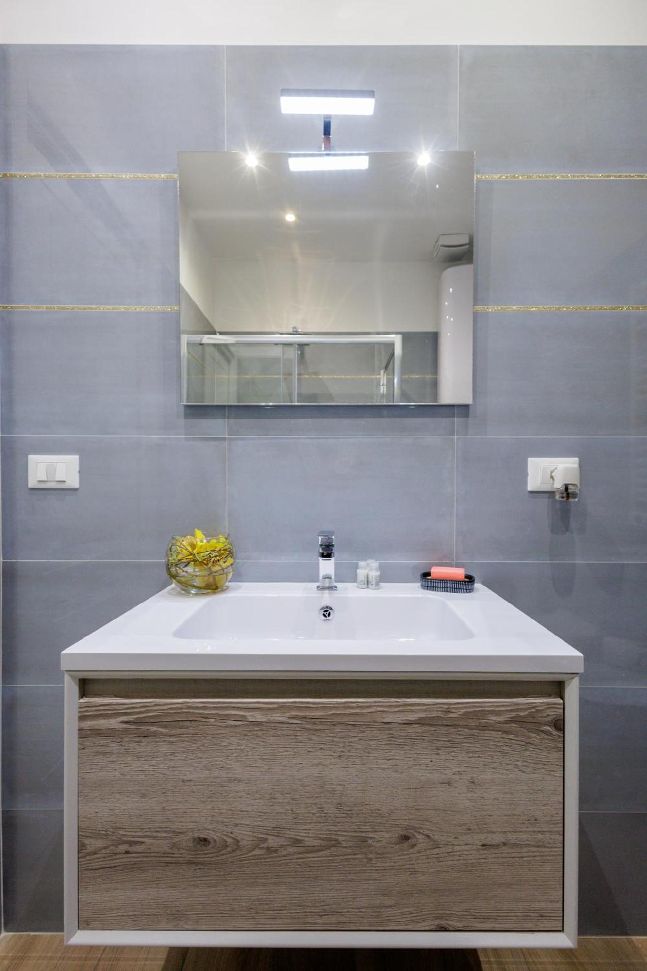 Genoa Lux Apartments With Parking Exterior foto